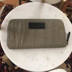 Eddie Bauer wallet - green/gray nwot